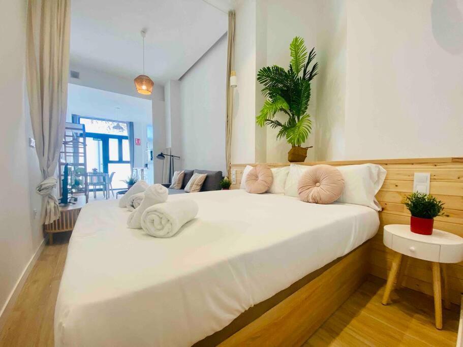 Nice & Cozy Flat Close The Beach Валенсия Екстериор снимка